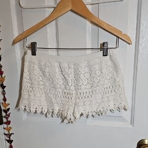 H&M DIVIDED Cream Lace Booty Short Shorts